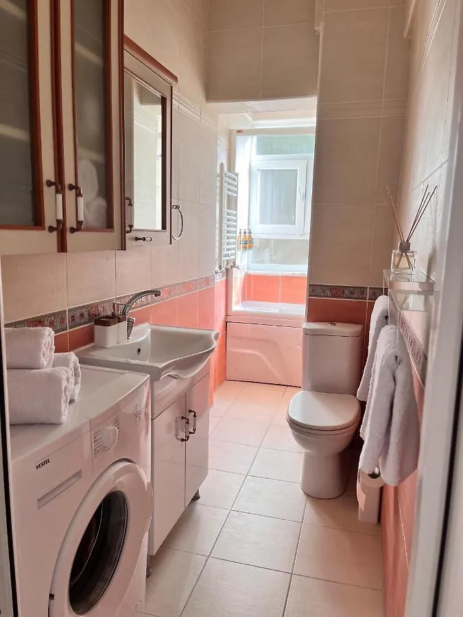 Charm And Cosy 2Br Apartment Istanbul